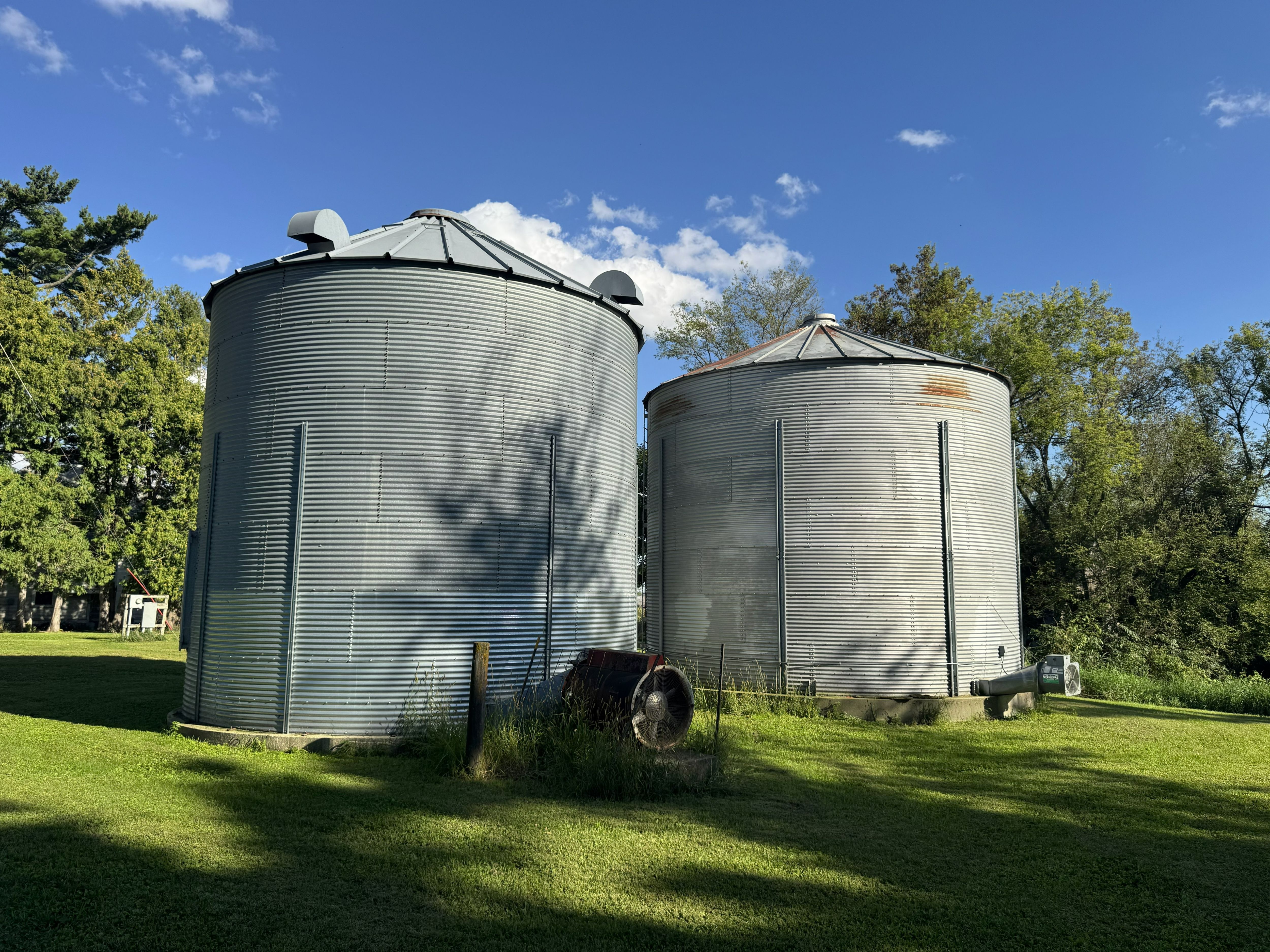 Listing Photo: 38-Northeast IA Land Auction Grain Bins